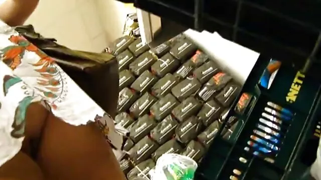 Je le fais voir film porno français moi-même (1).