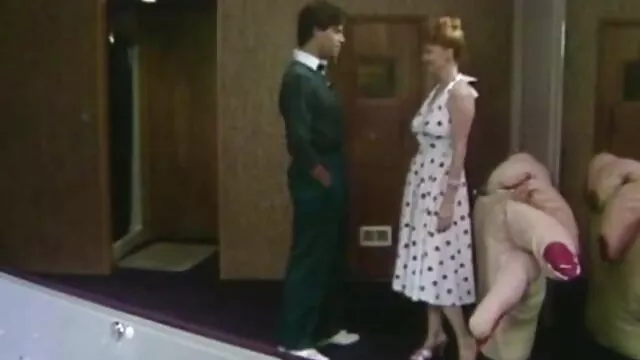 La salope britannique Rebecca film porno gratuit fr se fait baiser pendant sa grossesse