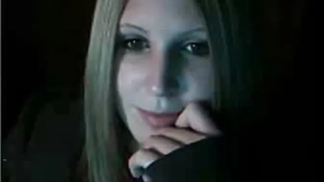 Plantureuse les film porno français brune se fait baiser pour du jus de visage