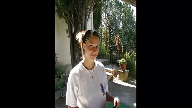 Jolie rousse film porno fr gratuit sur un canapé