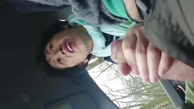 pompage chaud sur film pornographique français streaming la bite de son entraîneur au bord de la piscine