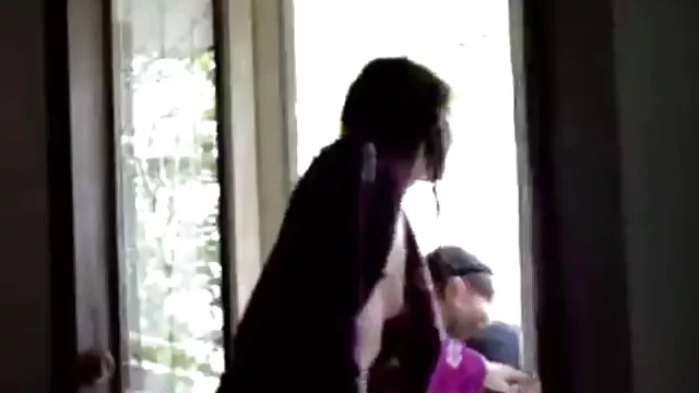 Trois belles filles, quelques bières et la streaming film porno francais fête commence